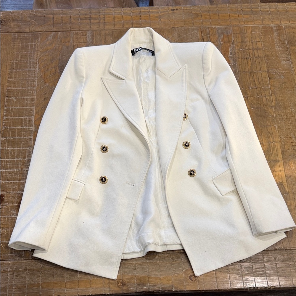Elegant White Double-Breasted Women's Blazer